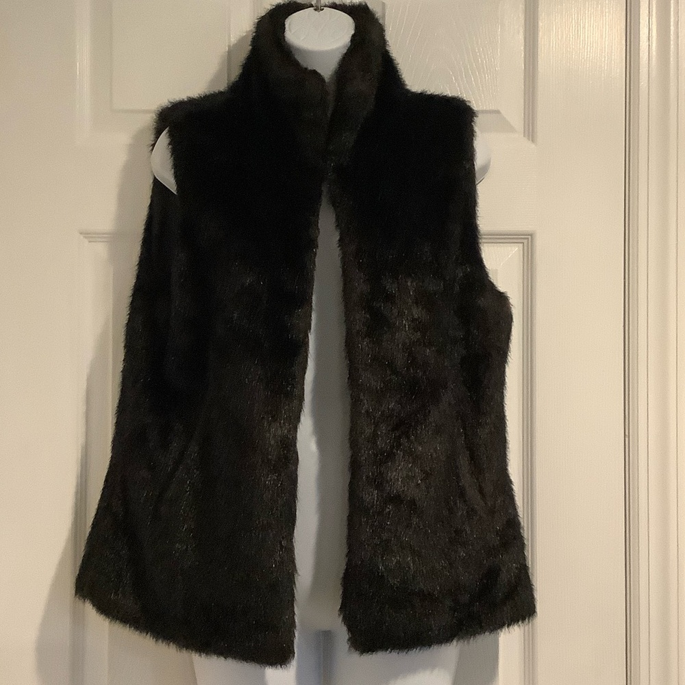 VERA WANG Black/Brown Glam Party Trendy Soft Chic Classy Faux Fur Fall Vest M